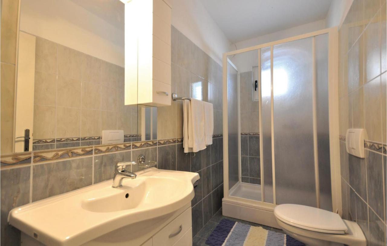 Lovely Apartment In Makarska With Kitchen Kültér fotó